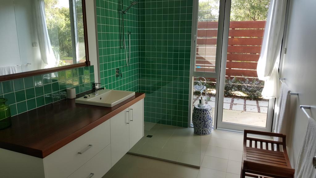 Wilderness House Bed & Breakfast Margaret River Стая снимка